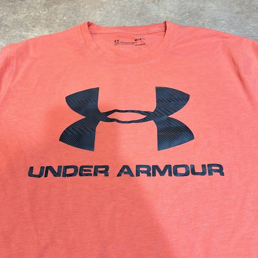 Men’s under Armour T-shirt, size medium